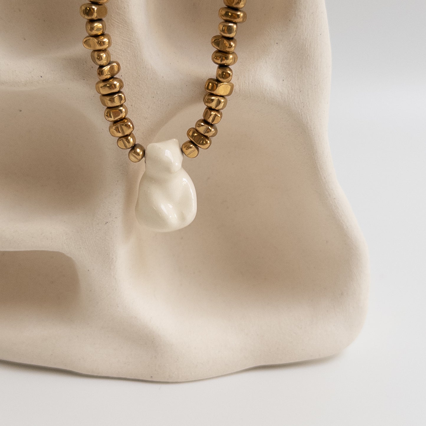 Намисто керамічний Ведмедик + натуральне каміння Гематит