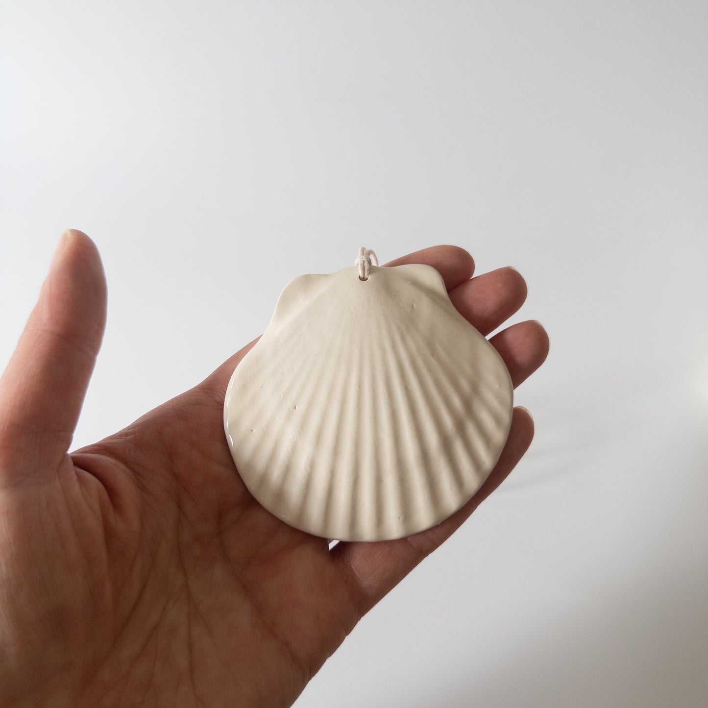 Мушля Гребінець XL (біла)