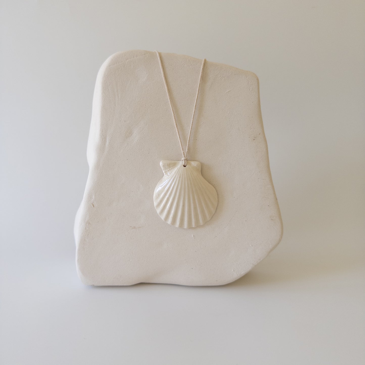 Мушля Гребінець міні (біла)