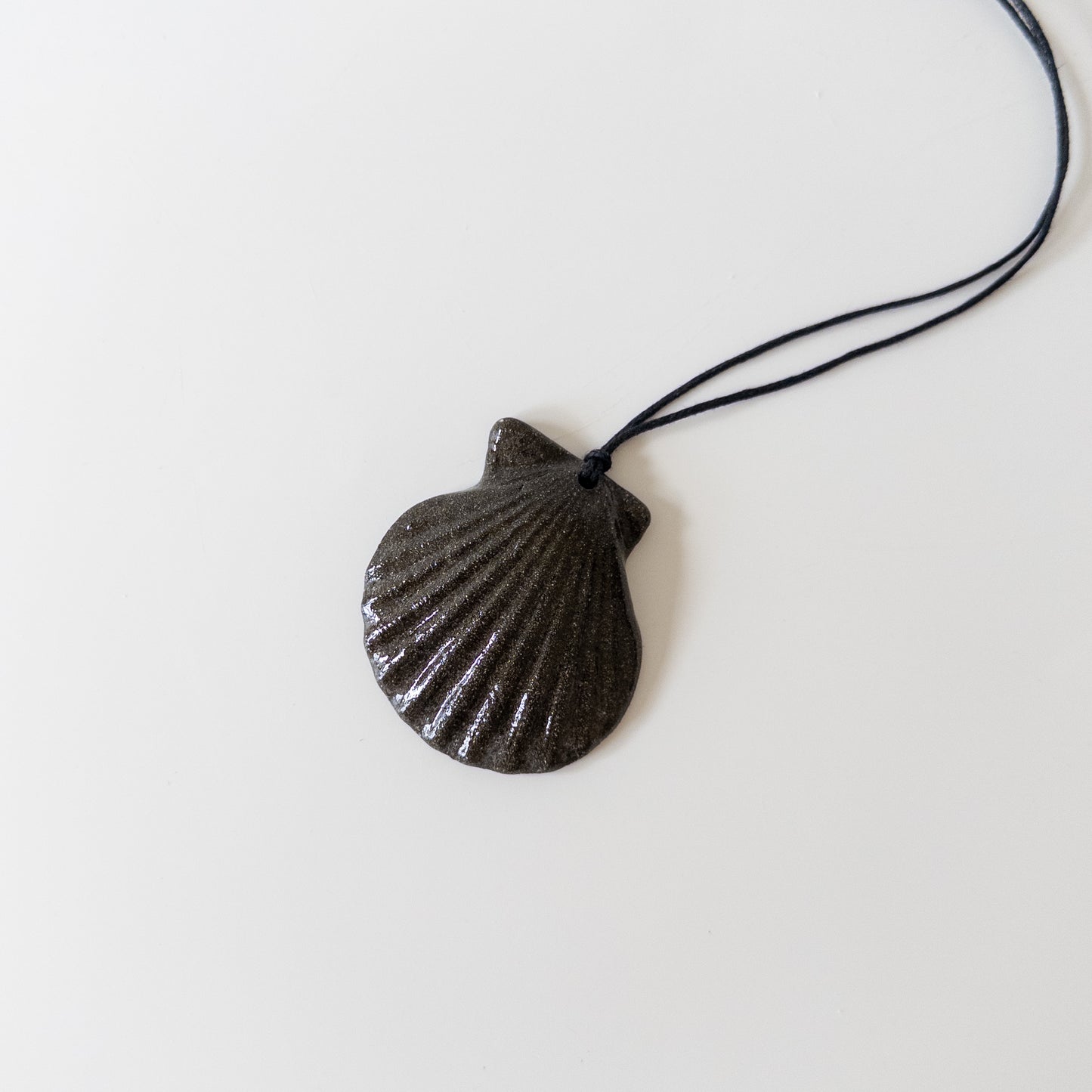 Мушля Гребінець міні (чорна)